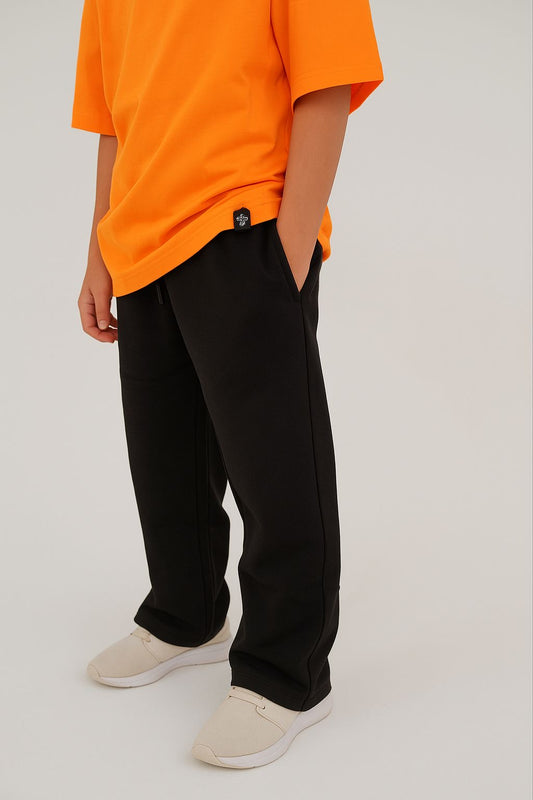 Black oversize pants